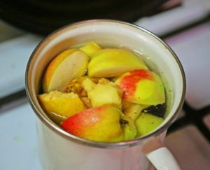 Яблоки при грудном вскармливании: можно ли есть печёные, зелёные и красные