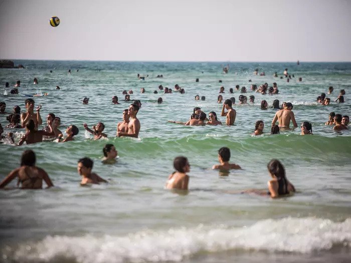 Резкая погода на пляже Тель-Авива, 7 авгу