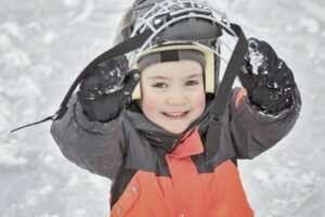 Во сколько лет отдавать ребенка в хоккей?