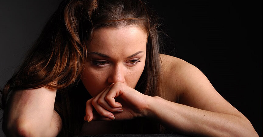 послеродовая депресси ячасто сопровождается тоской, повышенной тревожностью.