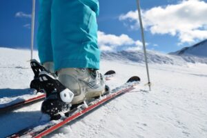 Горные лыжи: ботинки и крепления