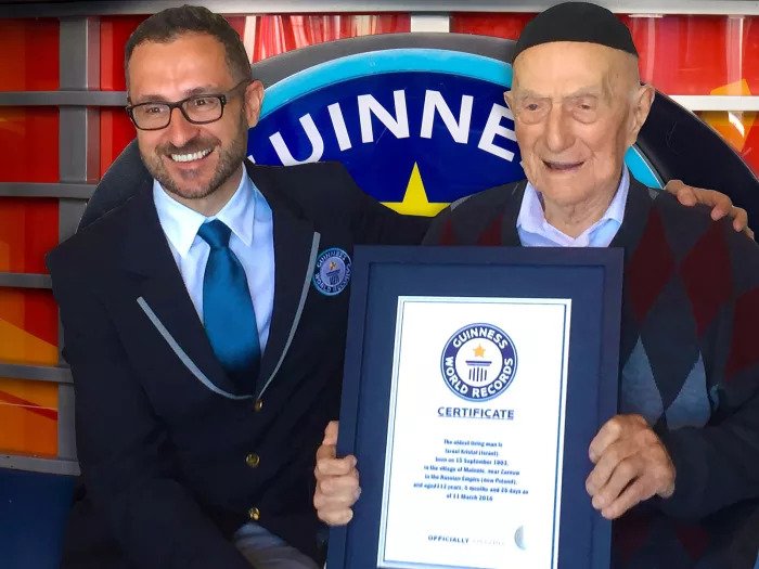 Израилю Кришталу 112 лет и он самый старый человек в мире